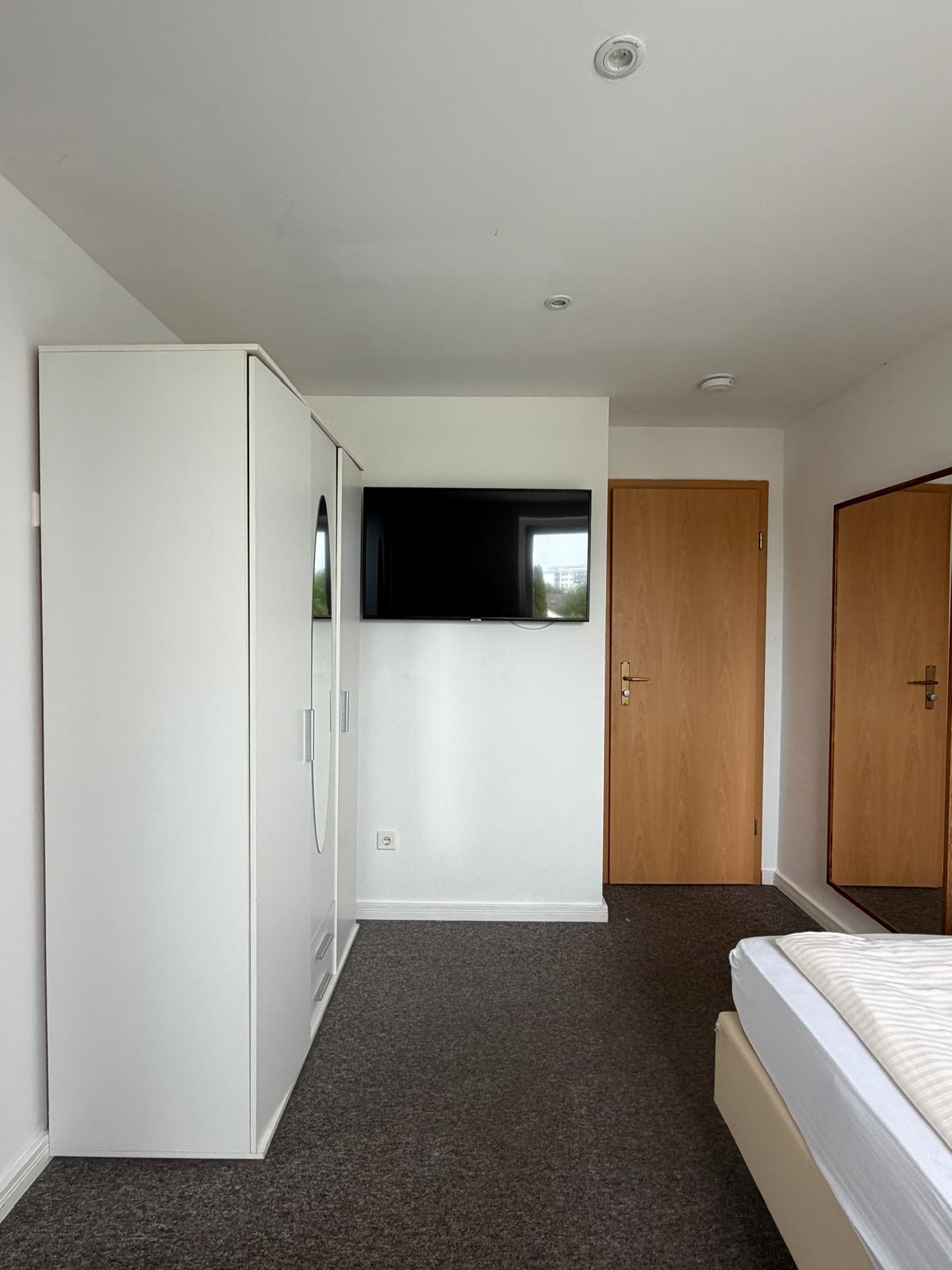Empfang und Gastbereich im Hotel-Pension Weller Dietzenbach, Dietzenbach (Westend)